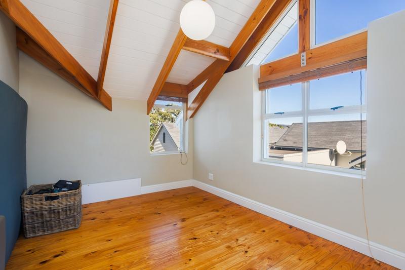 6 Bedroom Property for Sale in Lake Michelle Western Cape